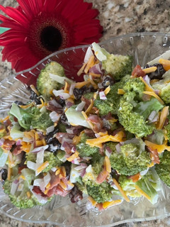 Una foto de Ensalada de brócoli