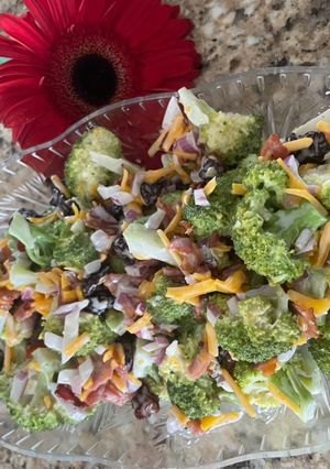 Una foto de Ensalada de brócoli