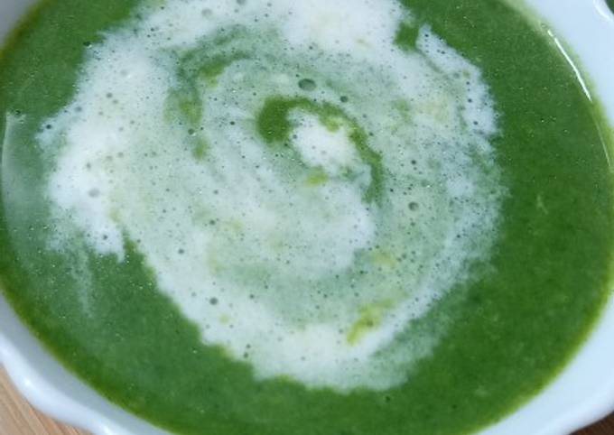 How to Make Super Quick Homemade Creamy Spinach Soup - Trying New Recipes