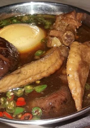 รูปของ หมู ไก่ ไข่ พะโล้