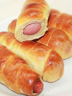Фото Сосиски в тесте - вкус детства - Cосиска в дрожжевом тесте.