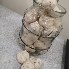 A picture of Meringue Cookies.