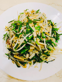 炒韭菜豆芽菜杏鮑菇 的食譜成品照片