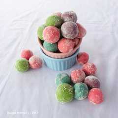 A picture of Bola - Bola Susu.