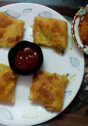 A picture of Moghlai paratha.