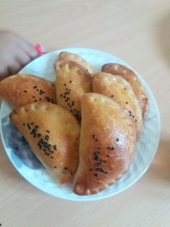 صورة لوصفة فطاير بجبنة واللحمة