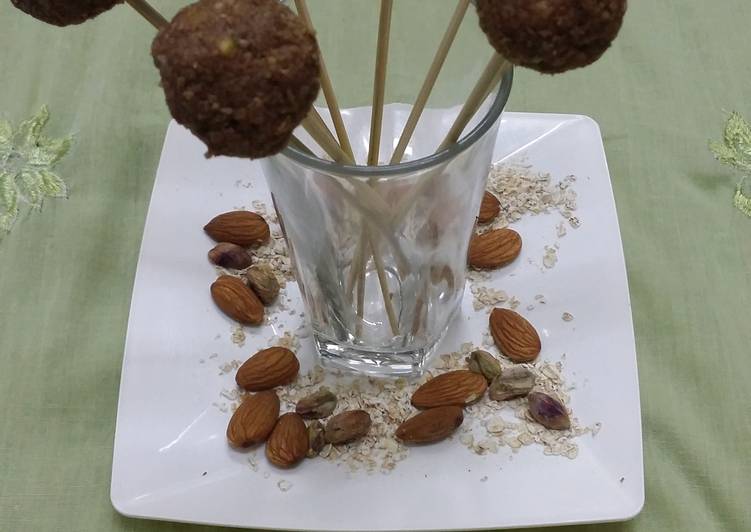 Oats, Jaggery and Nutella Lollipops.