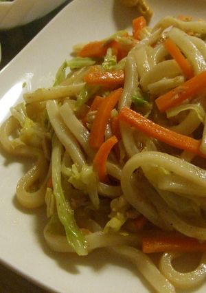 A picture of Vegetable-Packed Tuna Yaki Udon.