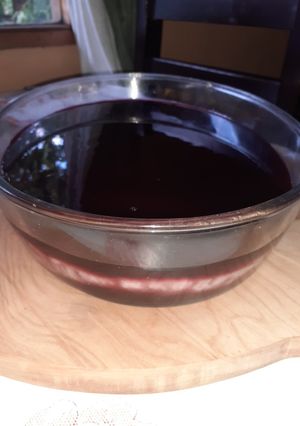 Una foto de Sémola con salsa de vino tinto