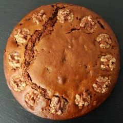 A picture of Walnut Cake.