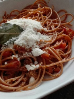 Una foto de Pasta integral con quinoa y boloñesa de seitán