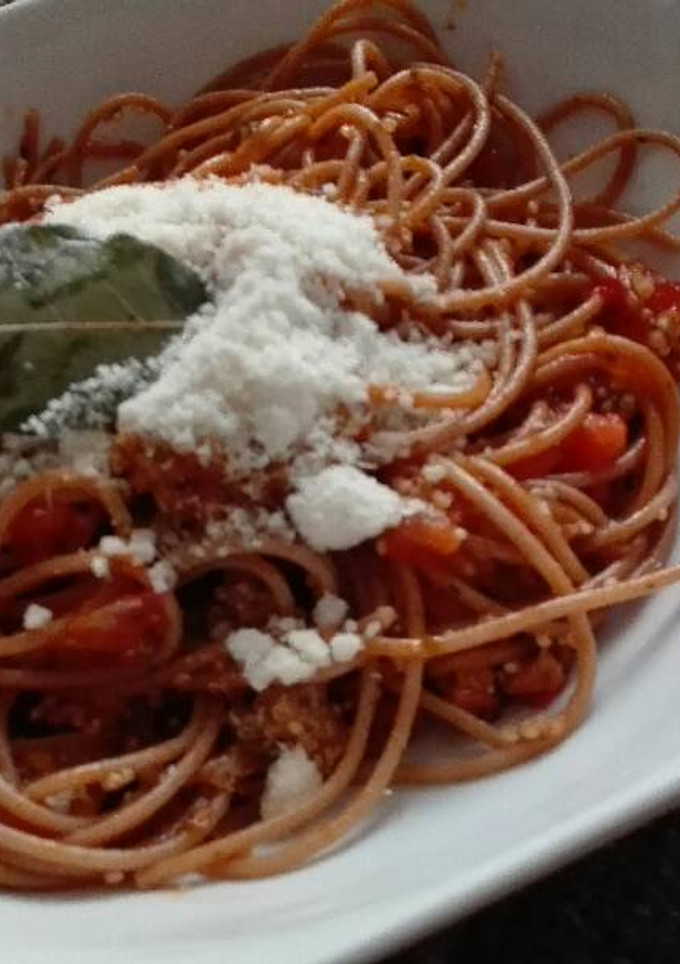 Una foto de Pasta integral con quinoa y boloñesa de seitán