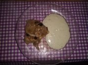 Una foto de pollo con pasas