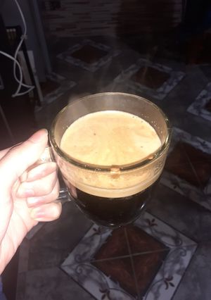 Una foto de Café bien rico y espumoso