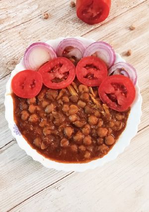 A picture of Pìndi masala chana.