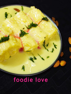ஸ்ட்ராபெரி மலாய் ரோல் (Strawberry malaai role recipe in tamil) செய்முறை முக்கிய புகைப்படம்