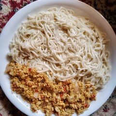 A picture of Taliyar Hausa with scramble egg.