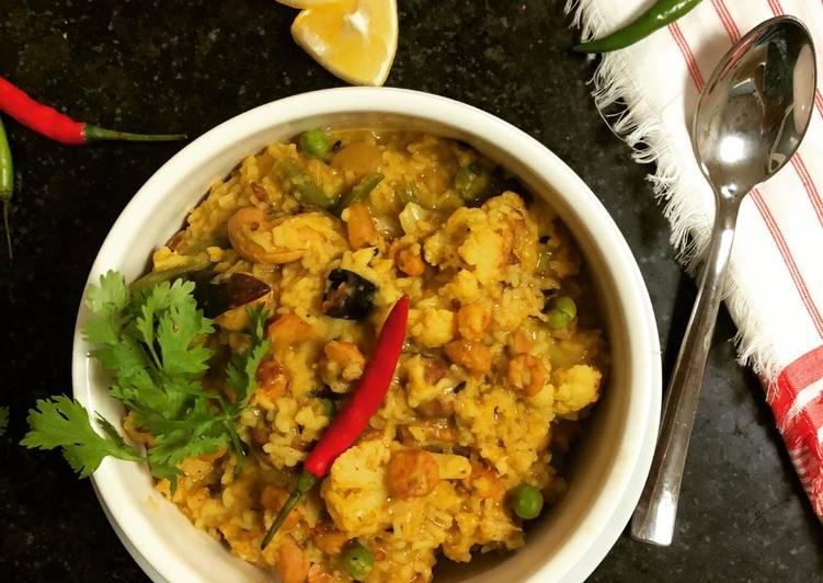 You Do Not Have To Be A Pro Chef To Start Chingri diye Masoor Dal Er Khichuri (Prawn Khichdi - Bengali Style)