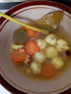 Foto resep Mpasi 7m+ bola nasi kakap kuah soto