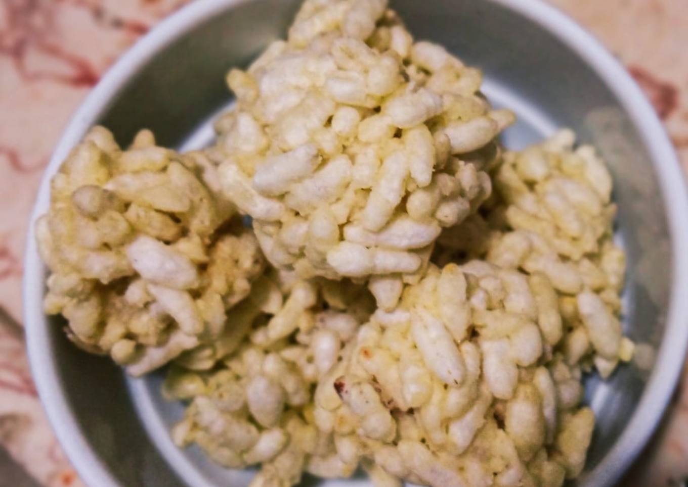 Murmura ladoo Murir moa Puffed rice balls