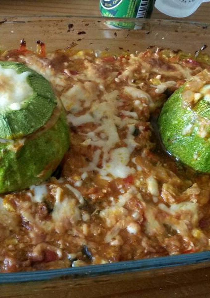 Una foto de Calabacines rellenos de atun