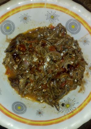 A picture of Fried omena(small fish).
