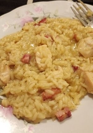 Una foto de Risotto de pollo y panceta