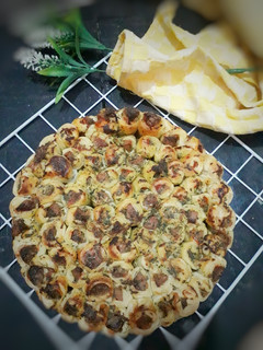 Foto resep Garlic Sausage Pastry, Pastry gulung sosis (4)