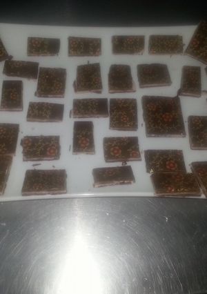 Una foto de Bombones con transfer rellenos de frutos rojos con vodka
