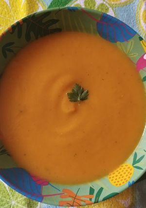 Una foto de Crema de nabo, manzana y calabaza dieta
