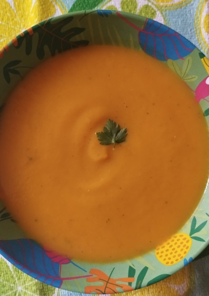 Una foto de Crema de nabo, manzana y calabaza dieta