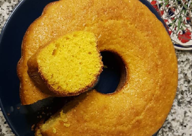 Bolo cenoura com coco ralado