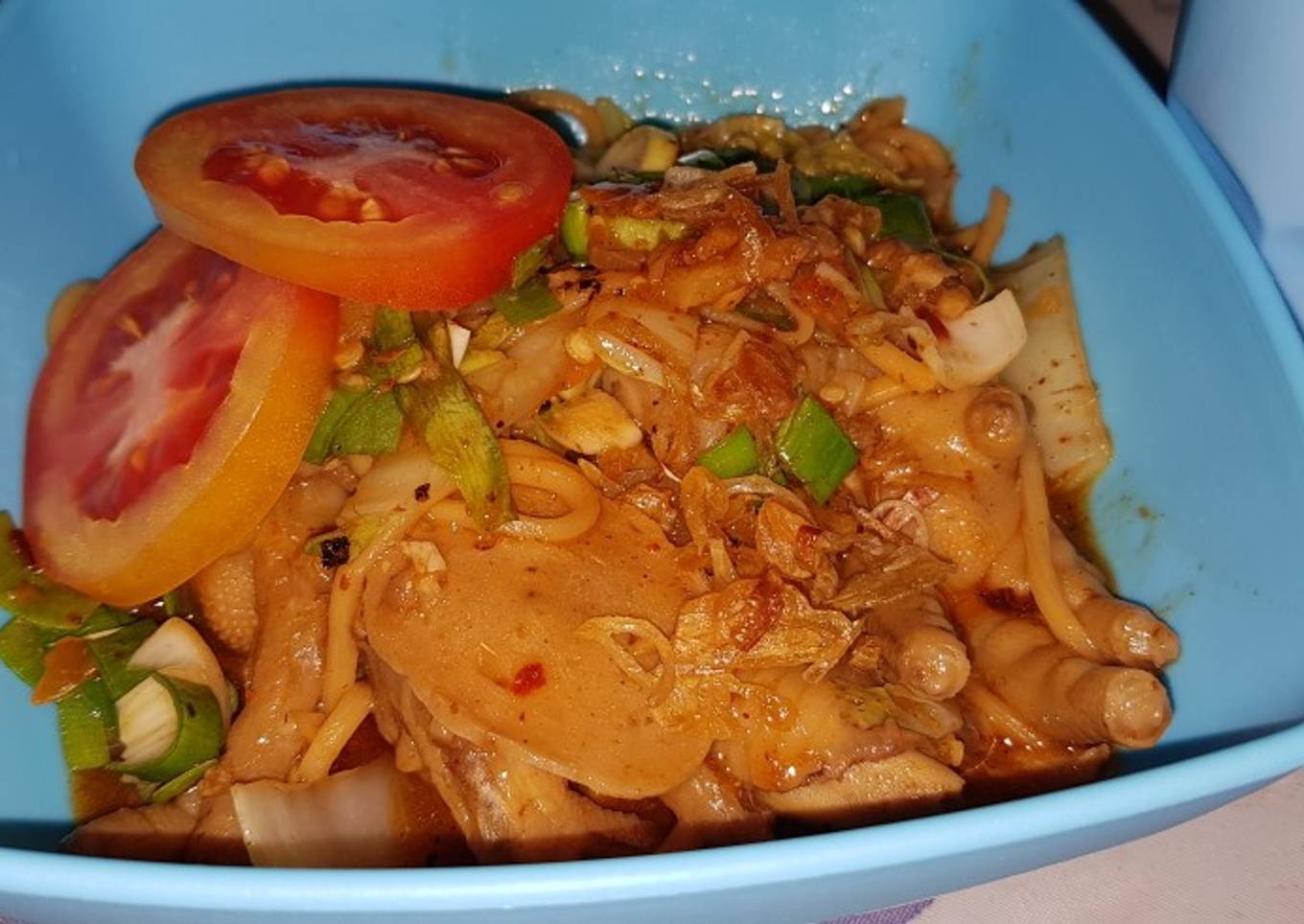 Mie cikur ceker pedas nampol bikin laper