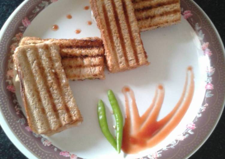 How to Prepare Quick Lauki mayonnaise grilled sandwich