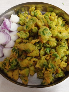 મેથીના ઇન્સ્ટન્ટ ભજીયા (Methi Instant Bhajiya Recipe In Gujarati) રેસીપી મુખ્ય ફોટો