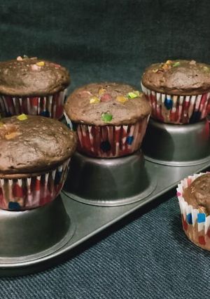A picture of Strawberry chocolate muffins.
