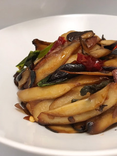 干煸· 杏鲍菇片(鲜·脆·微带小韧性😋😋) 的食譜成品照片