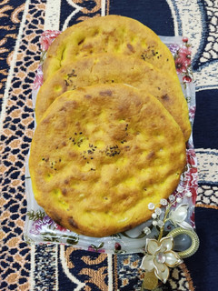 عکسی از دستور 🥨نان روغنی و پیازی🥨