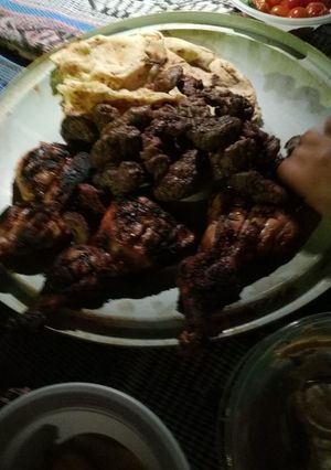 صورة لوصفة فخذ الدجاج والكباب المشوي على الفحم