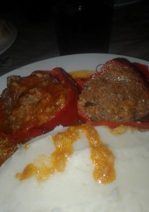 Una foto de Morrones rellenos a la cacerola