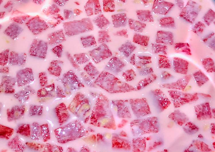 Bagaimana Membuat Es susu semangka dan tape yang Bikin Ngiler