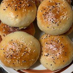 A picture of Chicken Buns.
