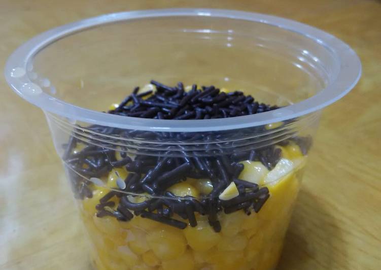 Recipe of Speedy Jasuke (Sweet Corn with milk and cheese/chocolate)