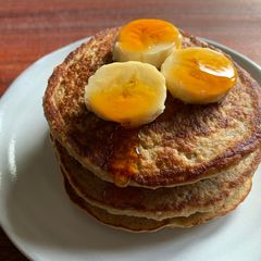 A picture of Banana & Oats Pancakes.