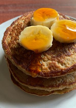 A picture of Banana & Oats Pancakes.