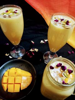 मैंगो बनाना शेक (mango banana shake recipe in Hindi) रेसिपी मुख्य फोटो
