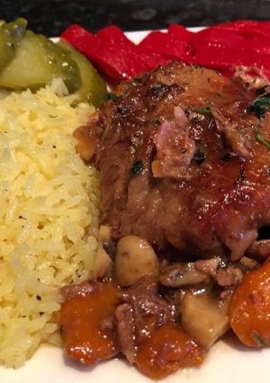 O poză a rețetei Curcan cu vin și coniac😋orez+murături👌.