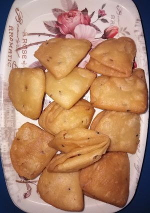 A picture of Crispy Nimki.