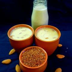 A picture of Finger Millet milk (vegan milk) / Ragi halu.