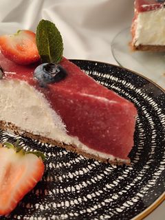 Sütés nélküli epres sajttorta gluténmentesen recept fotója